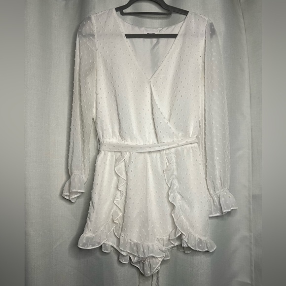 BB Dakota White Swiss Dot Long Sleeve Romper Small - Picture 2 of 8